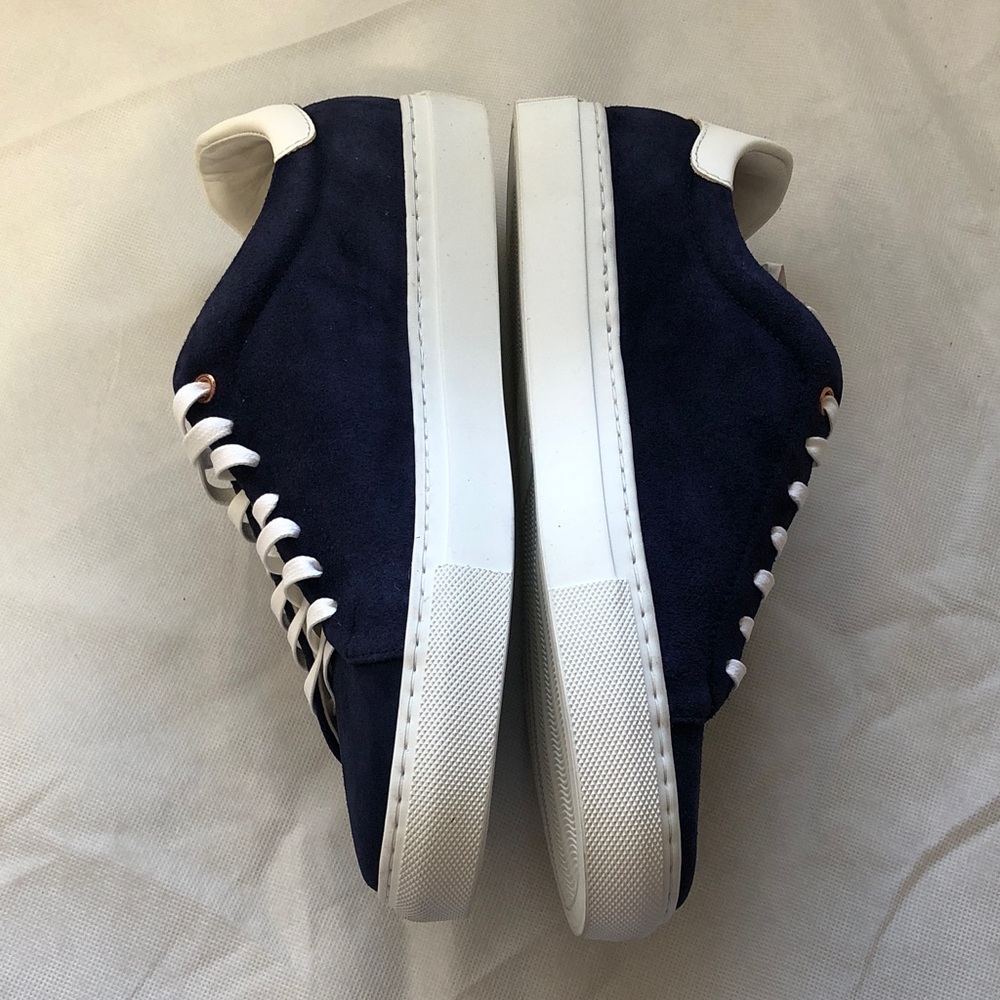 Like New men’s size 9 Good Man Brand Legend Sneakers in Navy and White with box - Picture 3 of 14